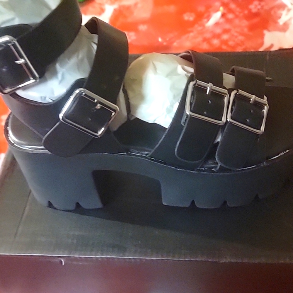 Women shoes  dress  size 6